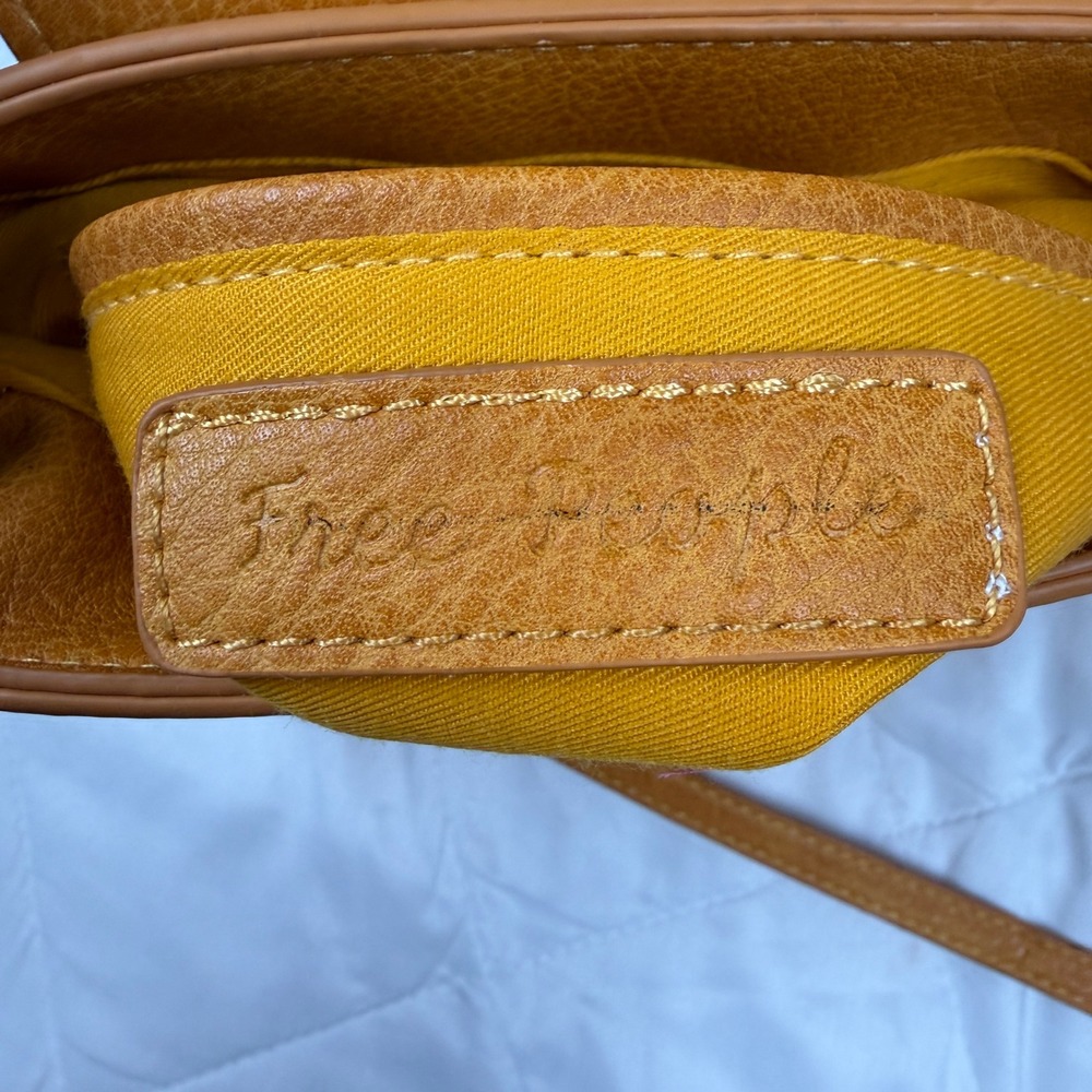 Free People Carrie Circle Mustard Shoulder Bag Bamboo Ring Boho - Picture 4 of 16
